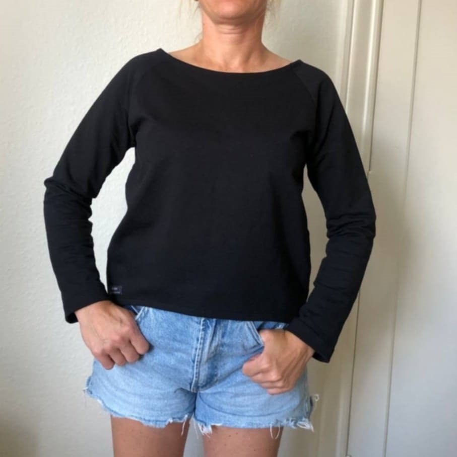 6821ed1afae80b09d6a1a5ea_blouse-black-2_1751984731619.jpg