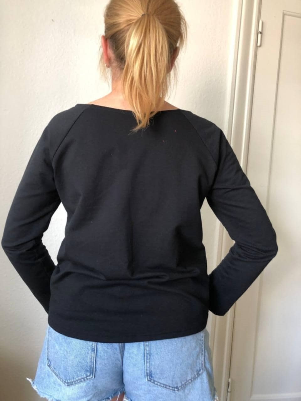 6821ed1afae80b09d6a1a5ea_blouse-black-2_1751984731619.jpg