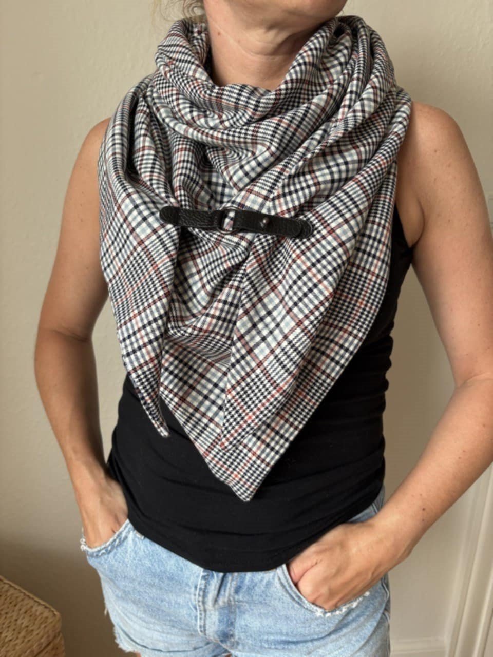 6821ed1afae80b09d6a1a5ea_scarf-w-kratke_1751451939422.jpg