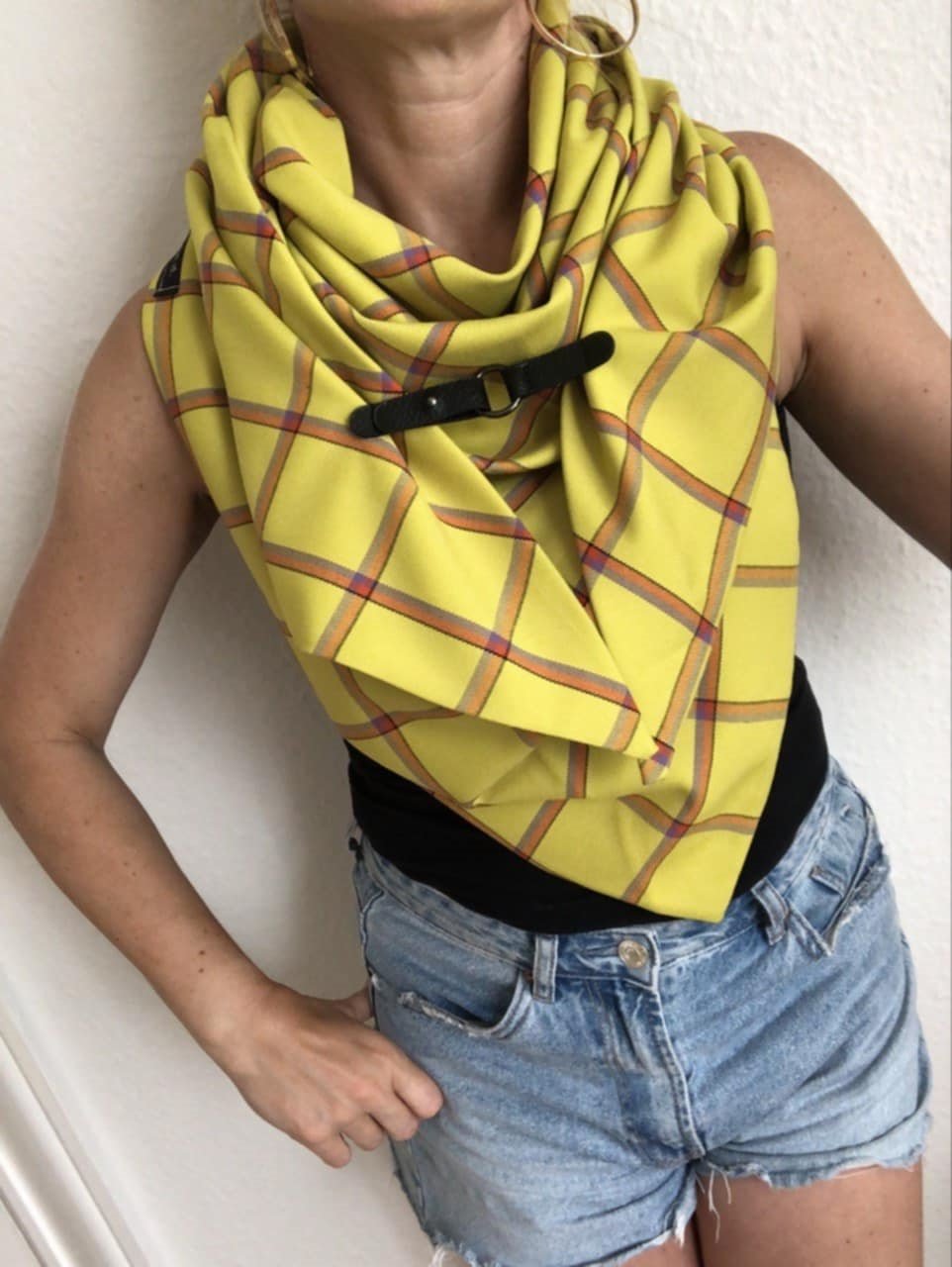 6821ed1afae80b09d6a1a5ea_skarf-yellow-1_1751451734915.jpg