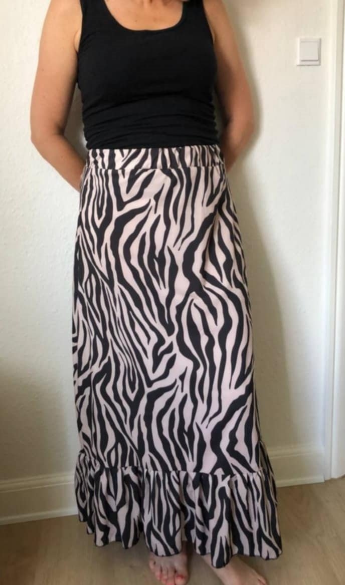 6821ed1afae80b09d6a1a5ea_skirt-maxi_1751982607974.jpg