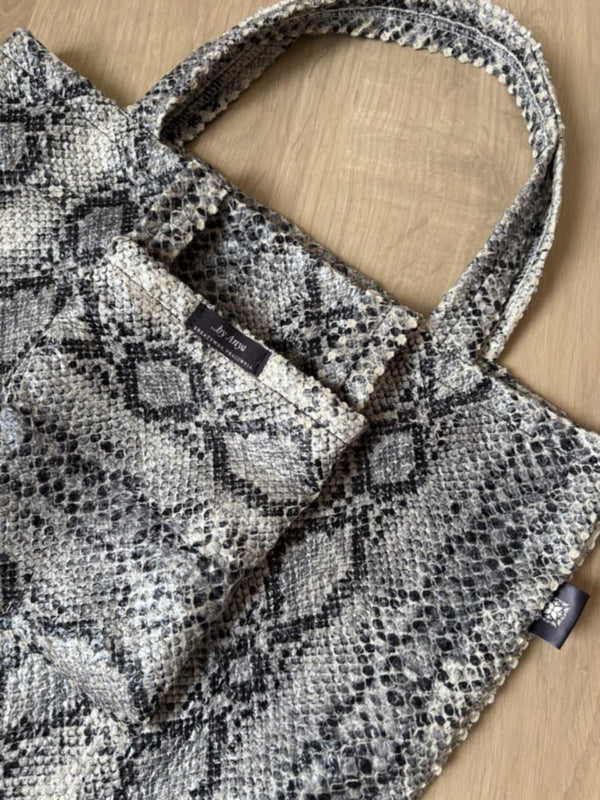 By Anya – Shopper i snakeprint – Grå/Sort - REUSERS