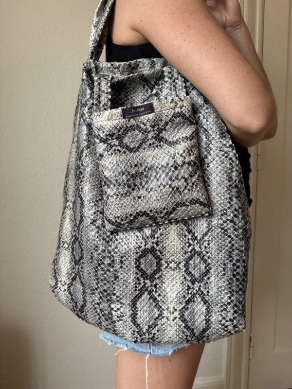 By Anya – Shopper i snakeprint – Grå/Sort - REUSERS