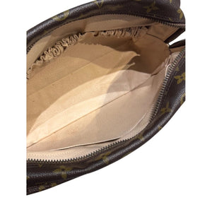 Louis Vuitton Toilett 28 – Ikonisk monogram & alsidig luksus - REUSERS