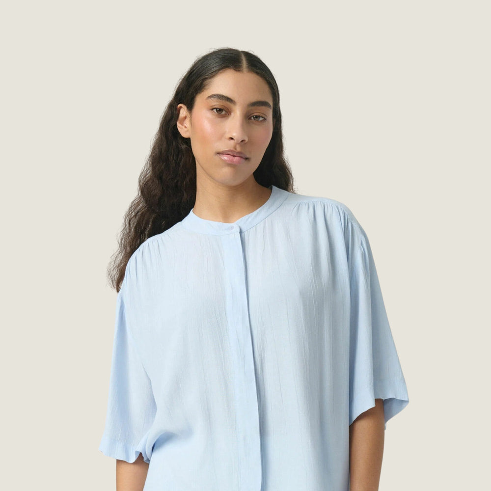 Soaked in Luxury – SLLayna Shirt SS i Coronet Blue - REUSERS